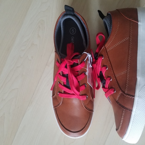 Low Top Sneakers - Picture 3 of 4